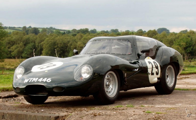 Lister_Jaguar_GT_1963_1.jpg
