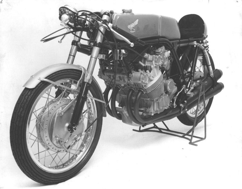 350cc_Honda_GP_Motorcycle_of_Bob_Heath.jpg