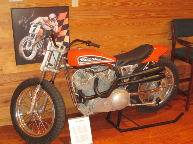 Harley_Davidson_1972_XR-750.jpg