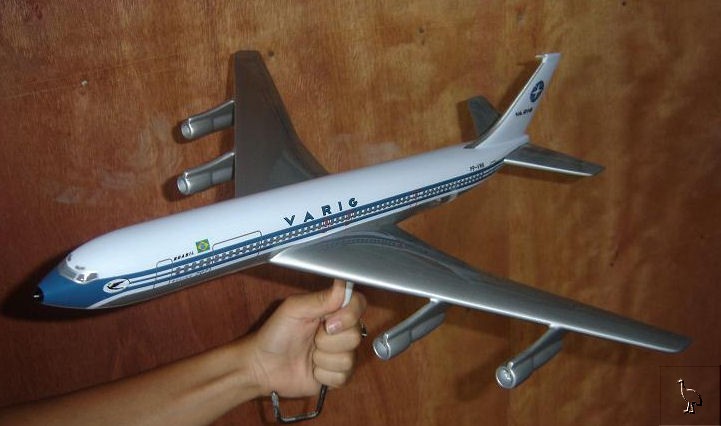 Boeing_707_Varig_45cm.jpg
