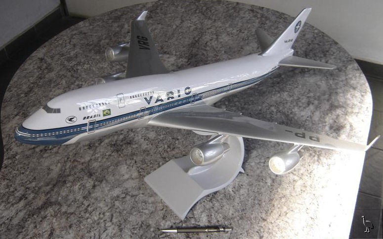 Boeing_747_Varig_71cm.jpg