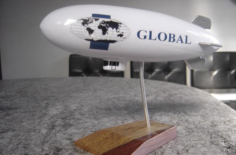 Global_Zeppelin_Scale_Model_24cm_2.jpg