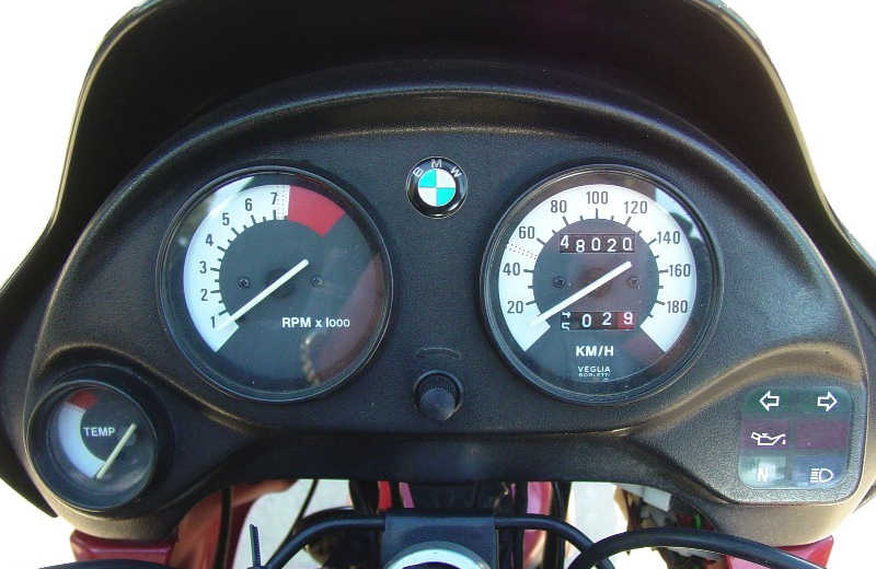 BMW_2005_F650_4_Inst.jpg