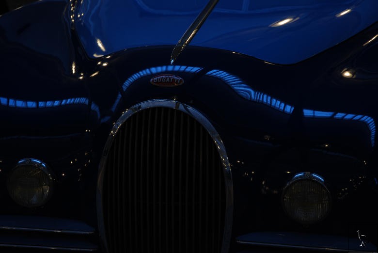 Bugatti_moody_blue.jpg