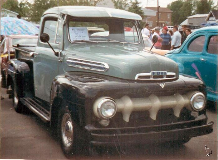 Ford_1951_Pickup.jpg