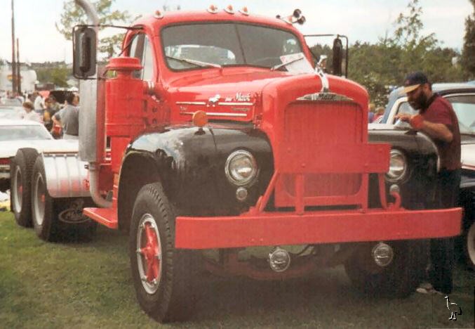 Mack_1961_Truck.jpg