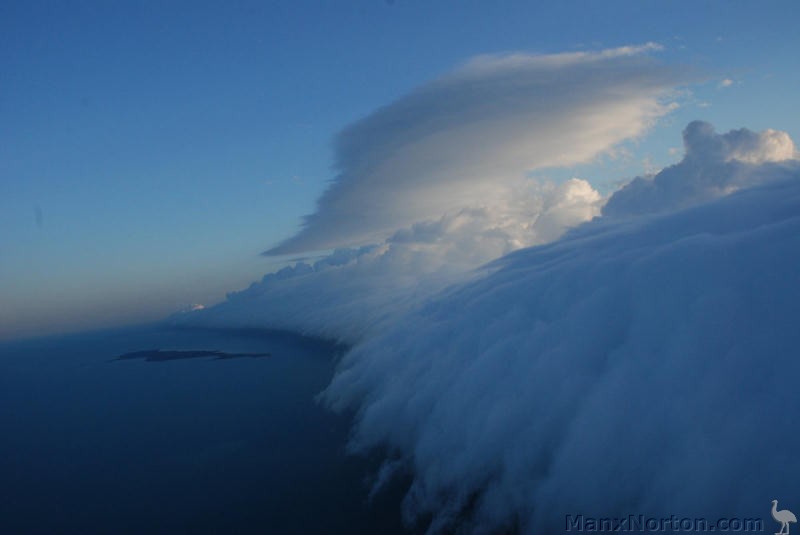 morning glory cloud wallpaper