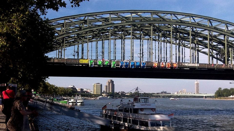 Pussy_Riot_Bonn_Bridge.jpg
