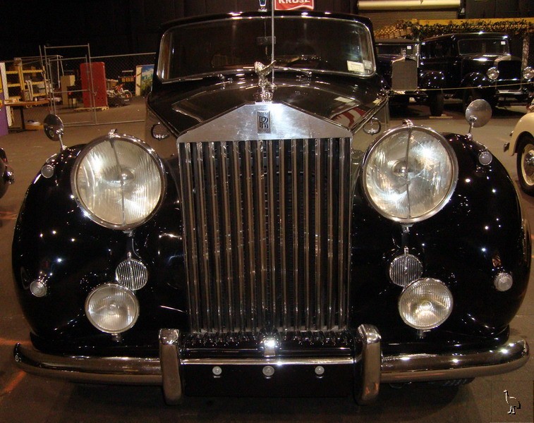 Rolls-Royce_1954_Silver_Wraith_Hooper_3.jpg