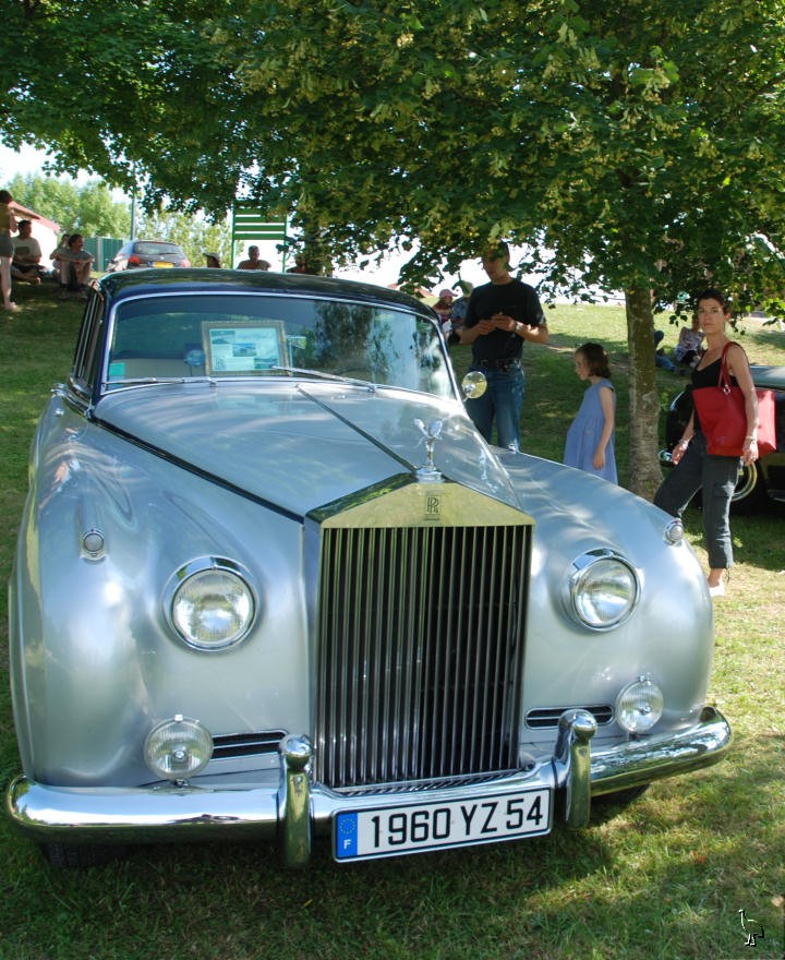 Rolls-Royce_Silver_Cloud_Chambrey_2007_2.jpg