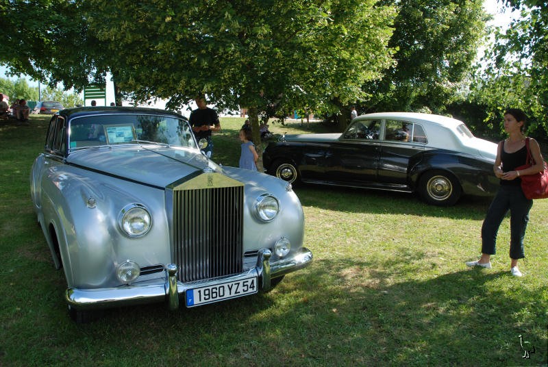 Rolls-Royce_Silver_Cloud_and_Bentley_Chambrey_2007.jpg