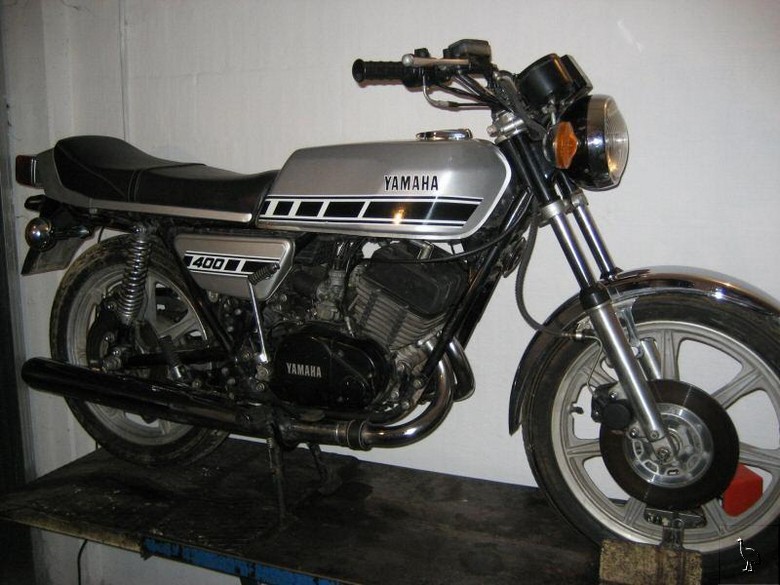 Yamaha_1977_RD400.jpg
